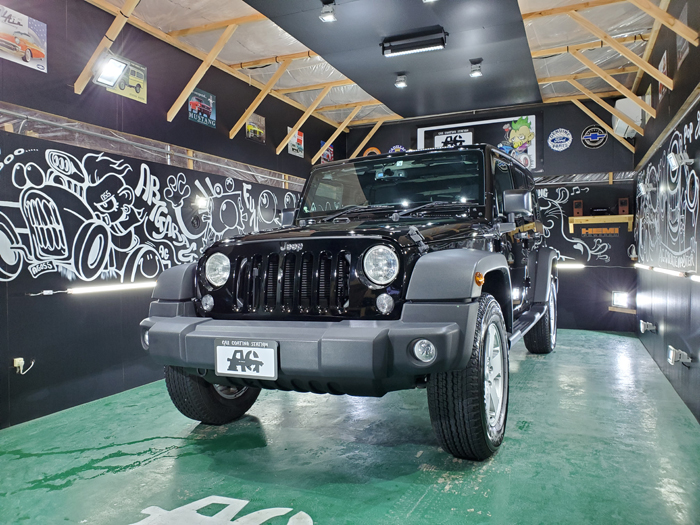 エシュロン ニューバージョン 中古車jeepラングラーアンリミテッド 4 21 Art Garage